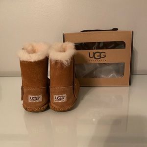 Girls Ugg boots size 4/5
